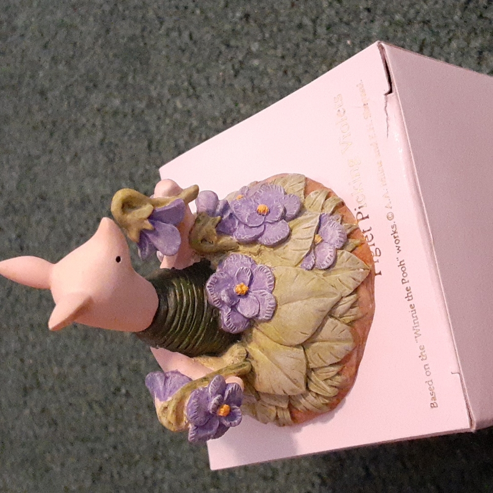 Piglet picking Violets thimble